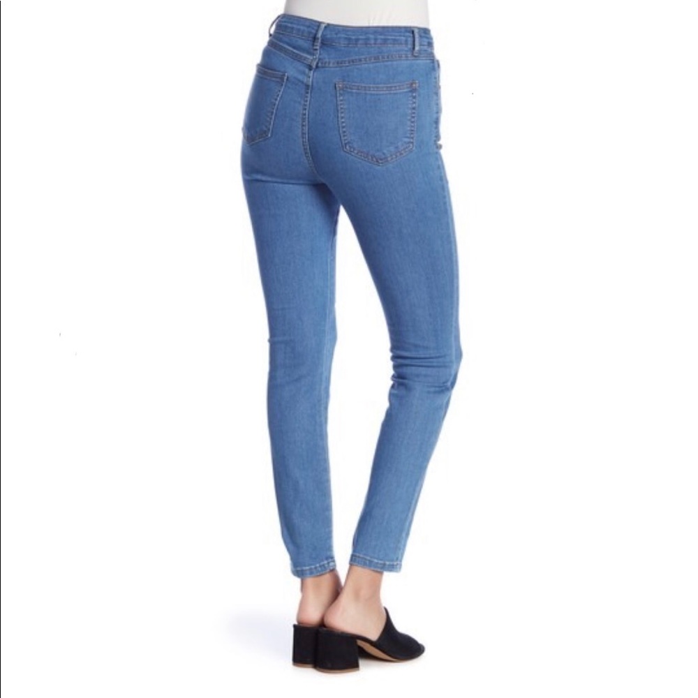 Romeo & Juliet Embroidered Ankle Slim Jeans Medium - Picture 2 of 7